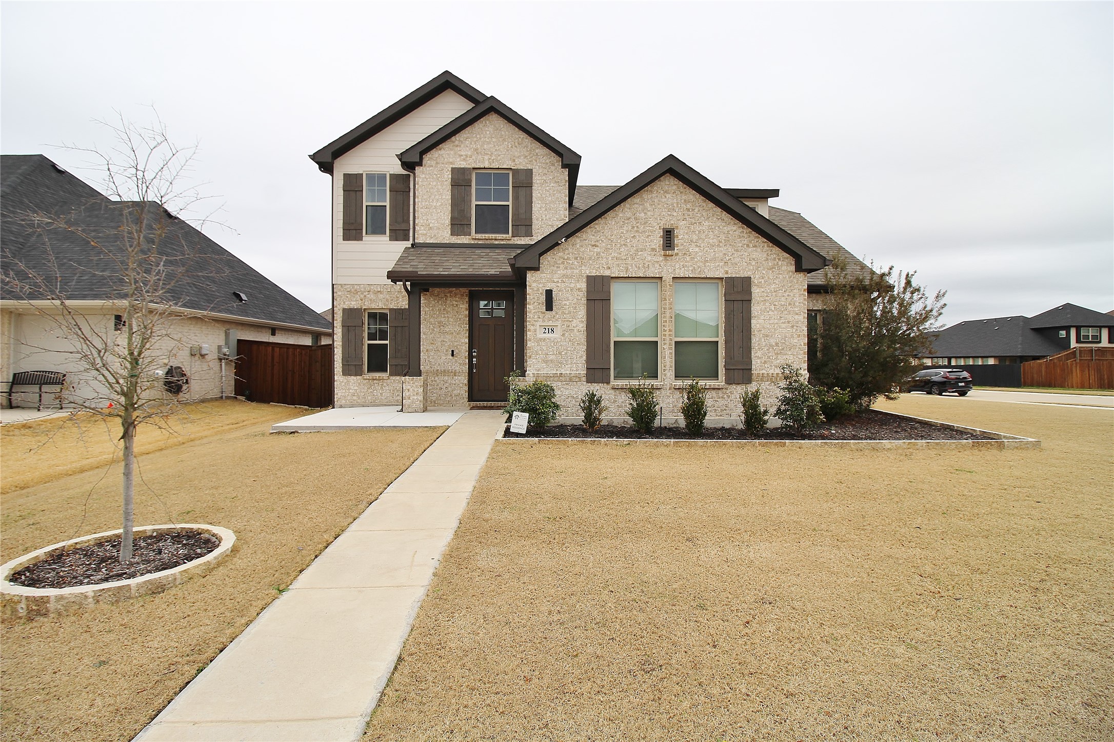 Property photo 01 of 218 Mockingbird Drive, Waxahachie, TX 75165 | MLS #21194871