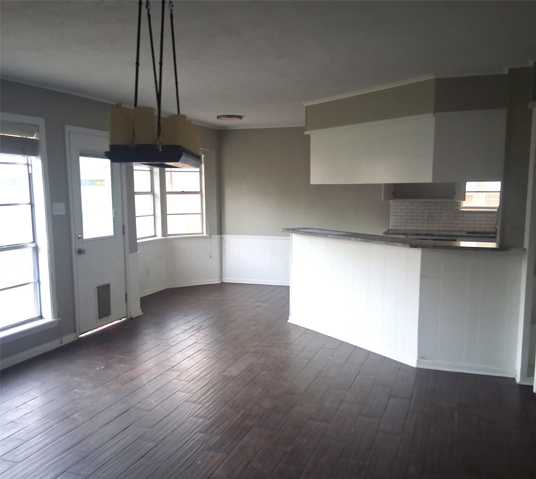 Property photo 04 of 2 Woodcliff Drive, Texarkana, TX 75503 | MLS #21195254