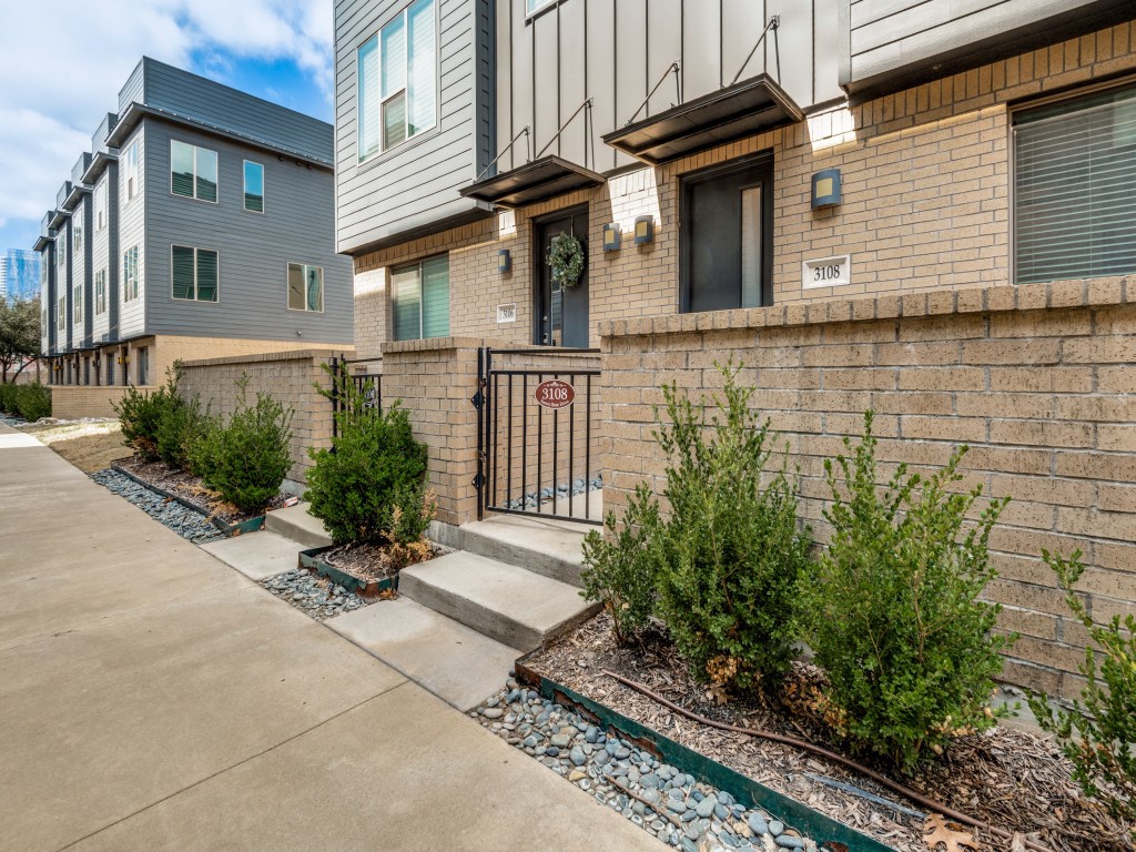 Property photo 02 of 3108 Sunny Brae Drive, Dallas, TX 75204 | MLS #21195457