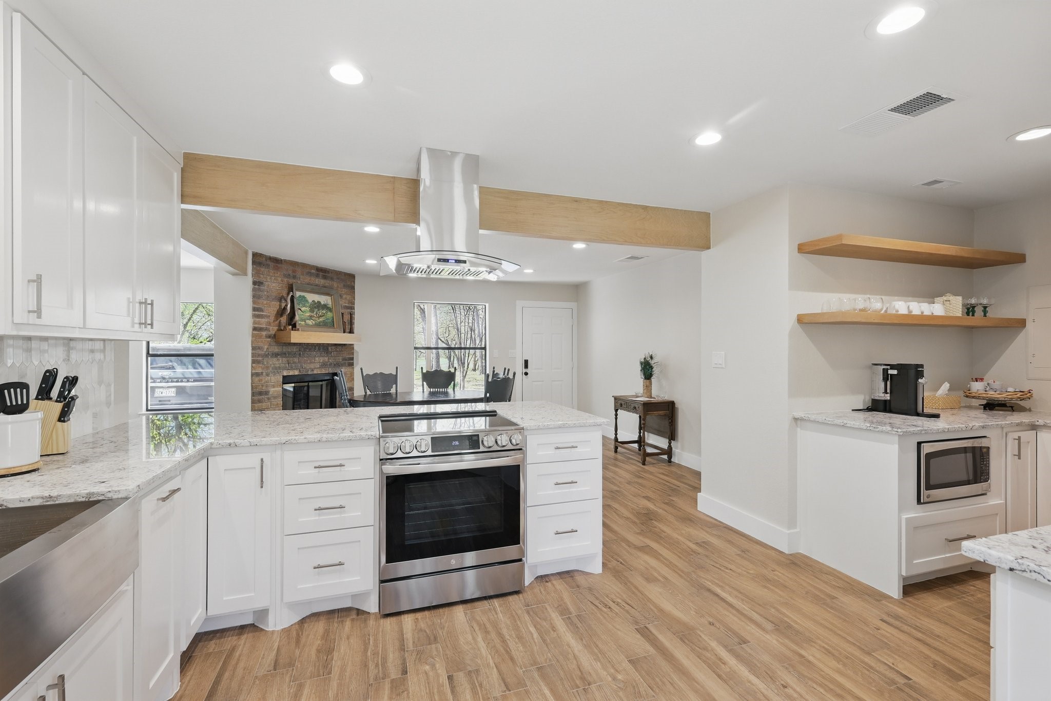 2446 Neely Trail, Valley View, TX, 76272