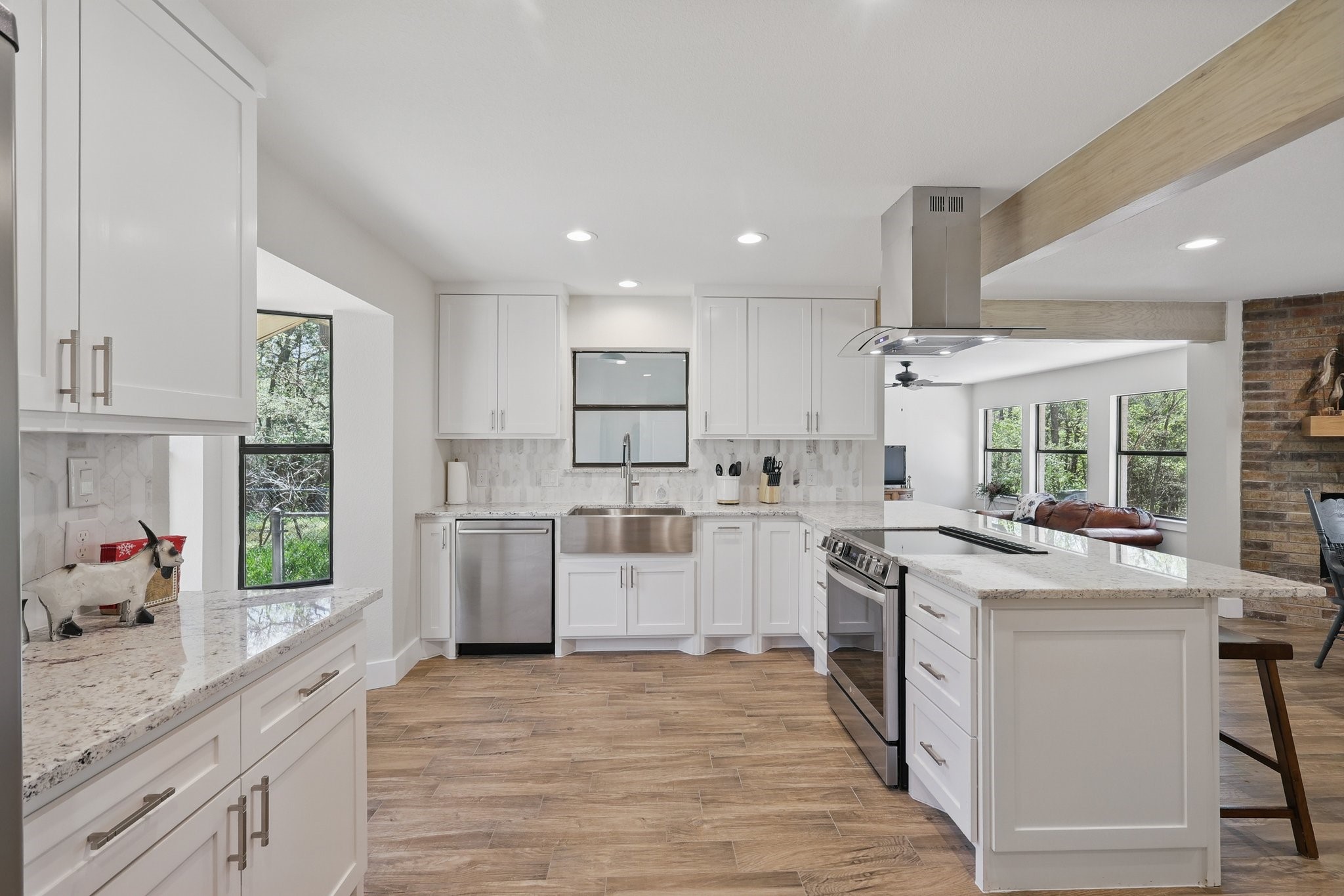 2446 Neely Trail, Valley View, TX, 76272
