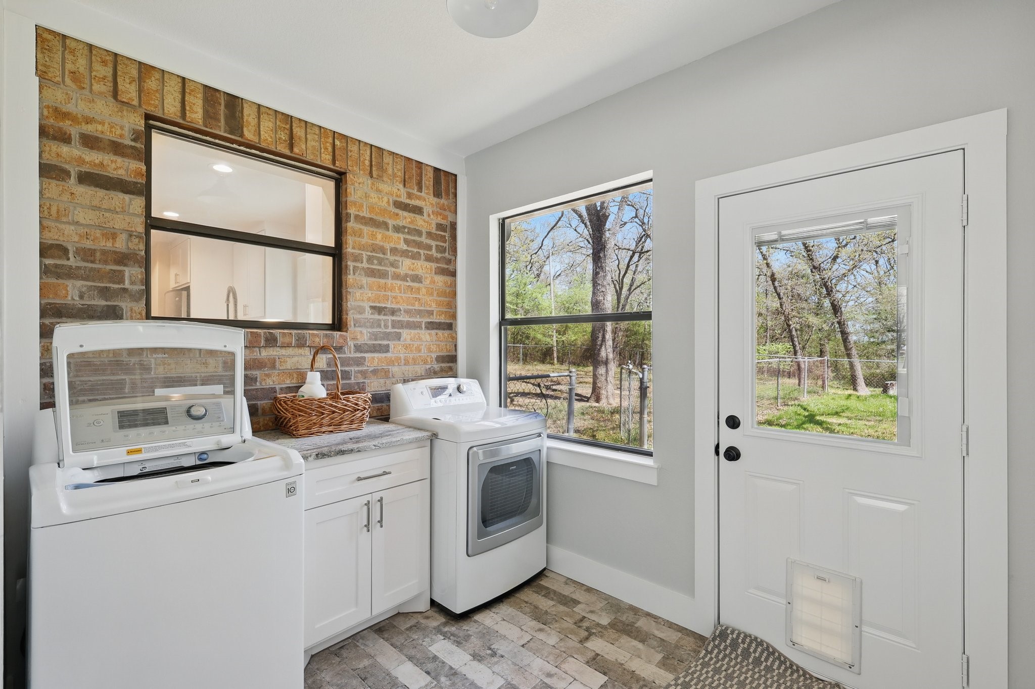2446 Neely Trail, Valley View, TX, 76272
