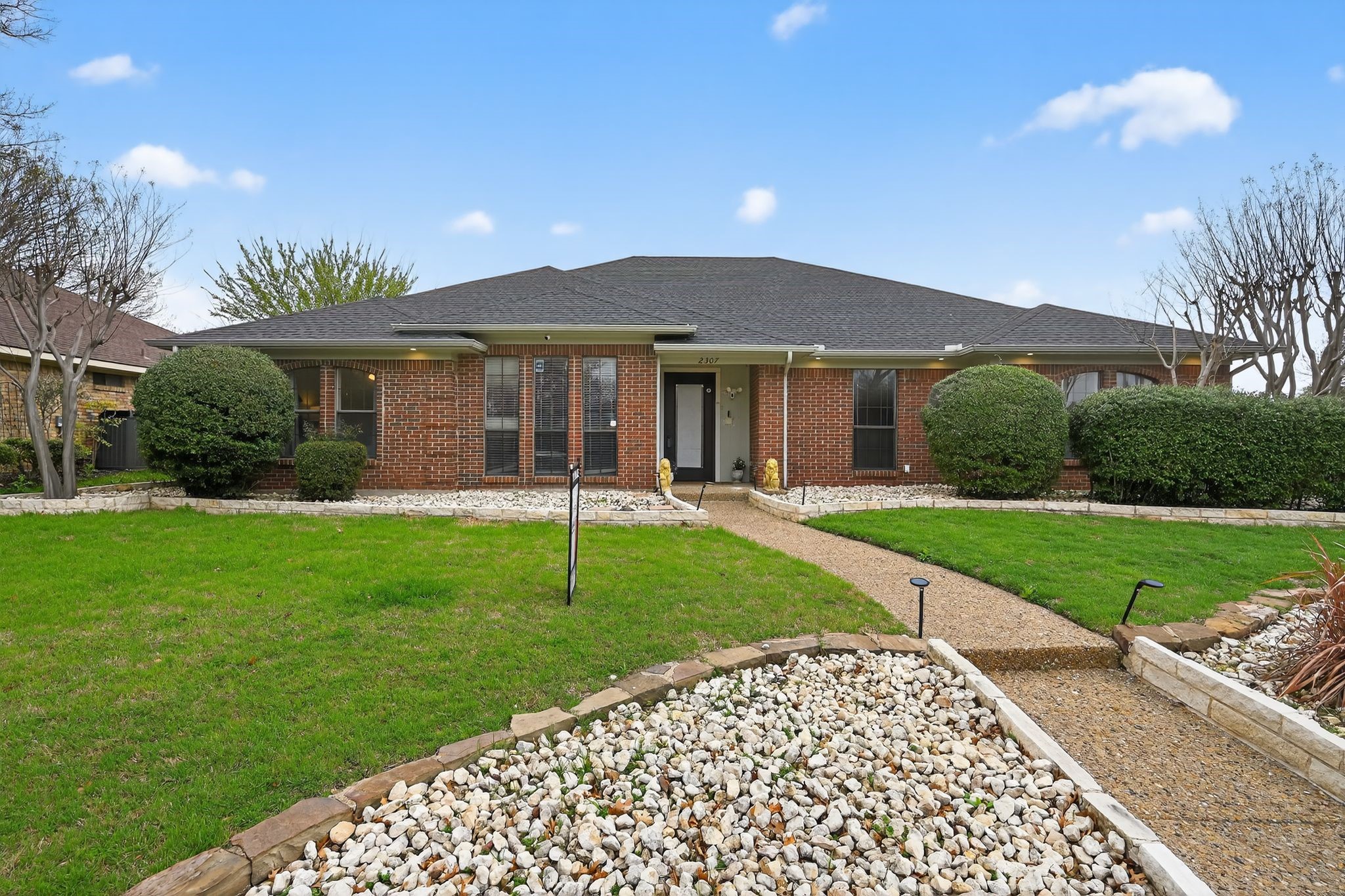 Property photo 01 of 2307 Honeysuckle Drive, Richardson, TX 75082 | MLS #21196067