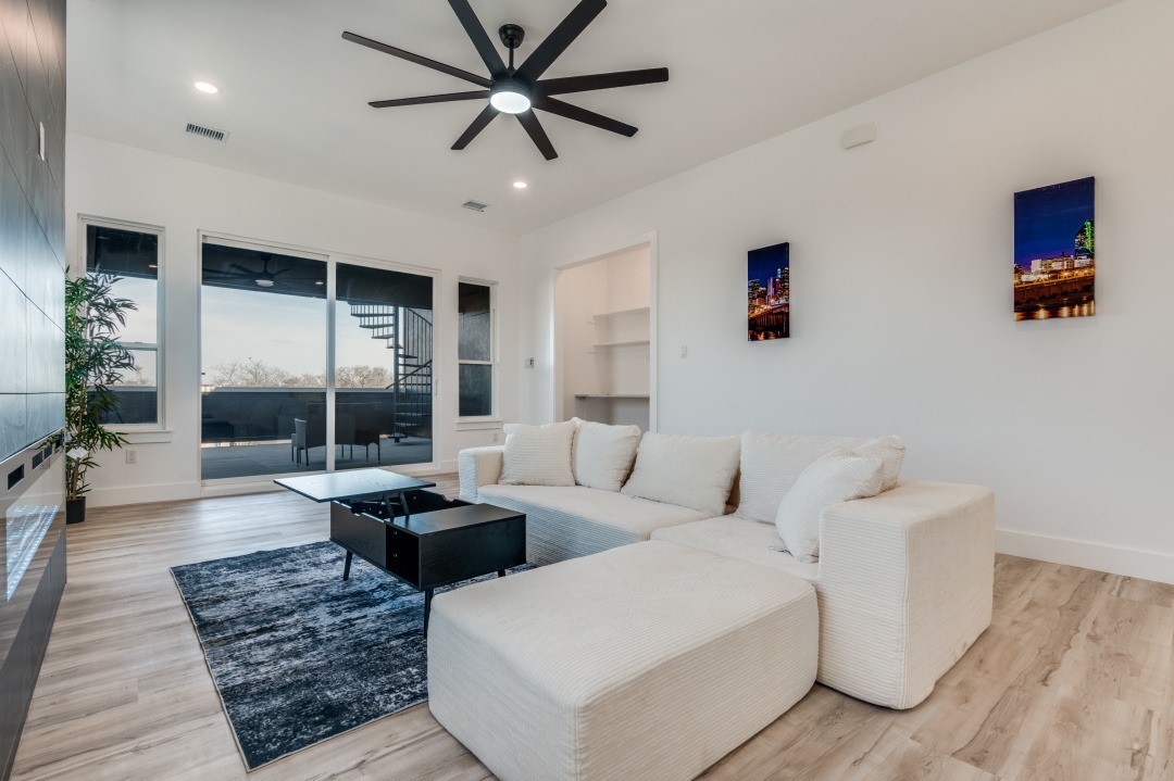2802 Guymon Street, Dallas, TX, 75212