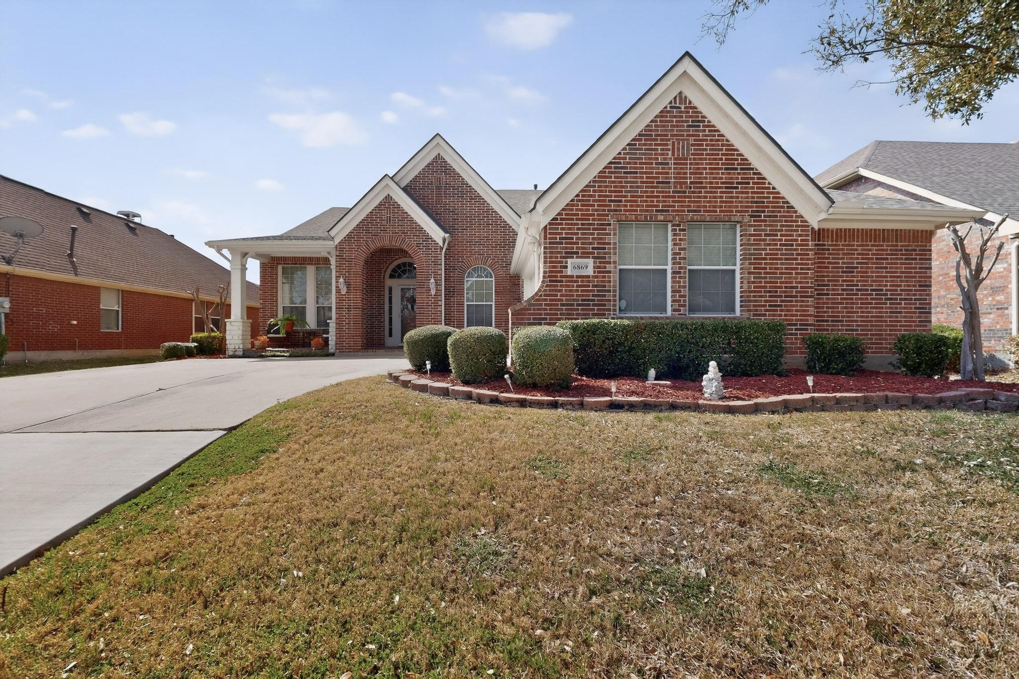 Property photo 01 of 6869 Cape Cod Drive Grand, Prairie, TX 75054 | MLS #21196167