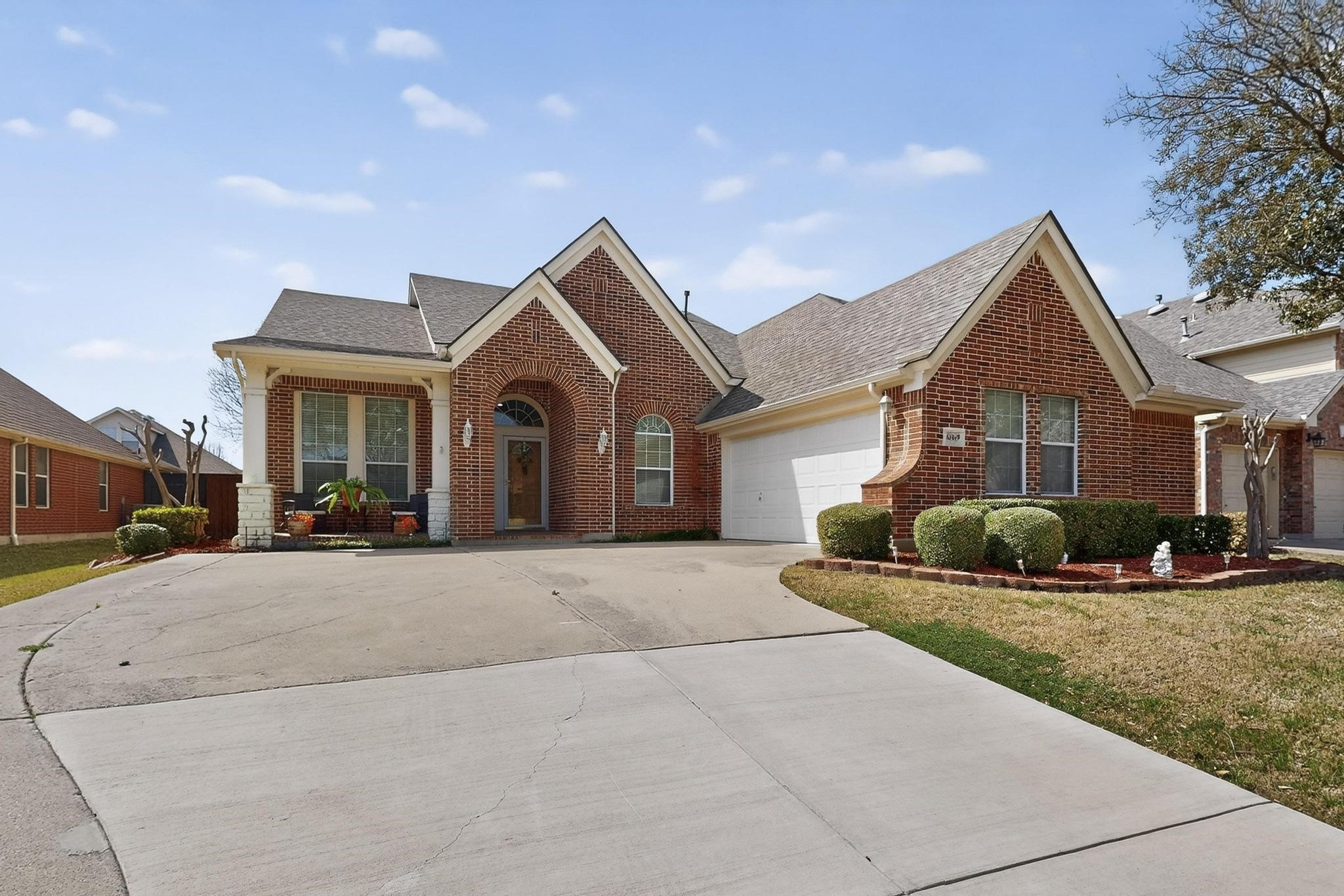 Property photo 02 of 6869 Cape Cod Drive Grand, Prairie, TX 75054 | MLS #21196167