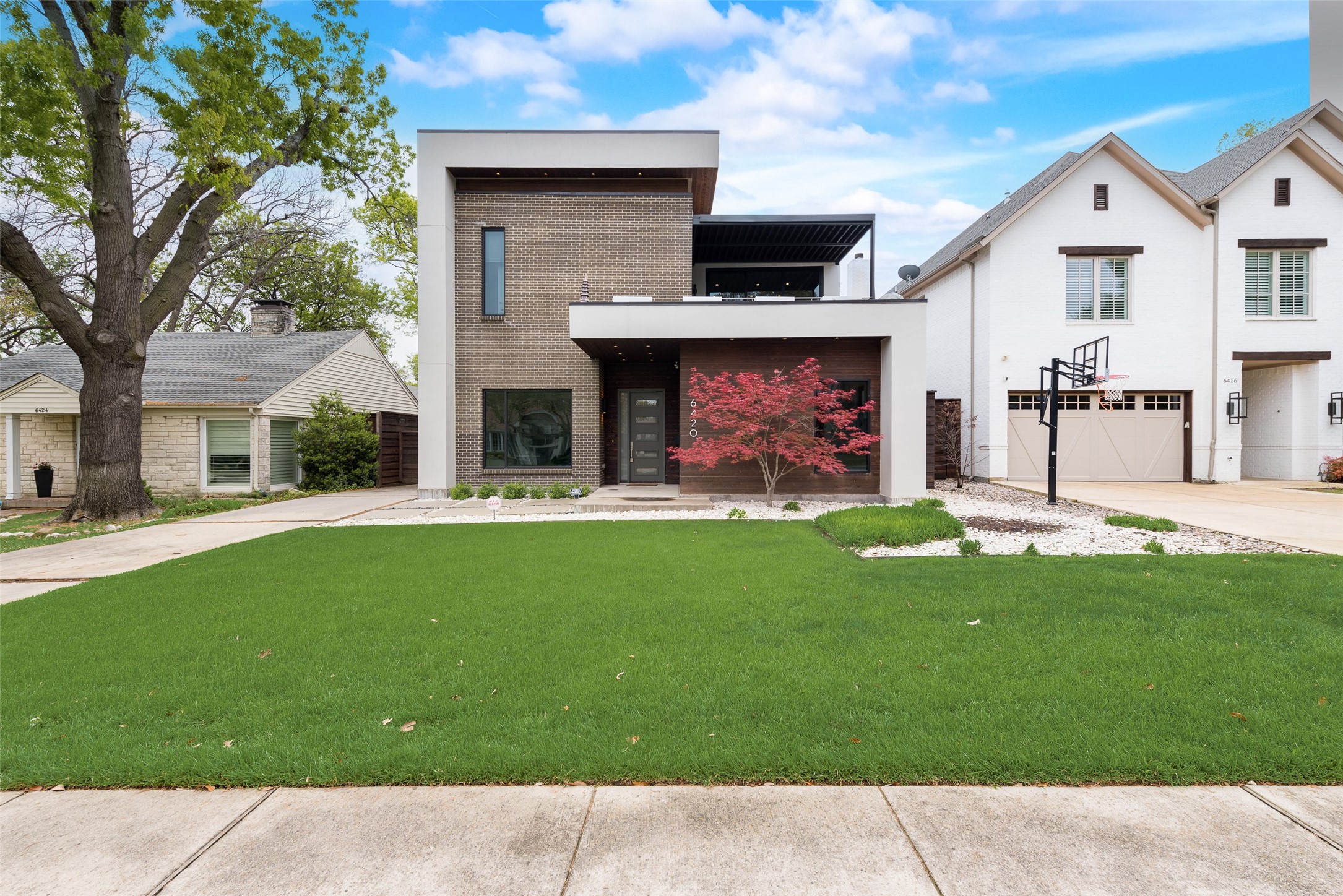 Property photo 02 of 6420 Kenwood Avenue, Dallas, TX 75214 | MLS #21196448