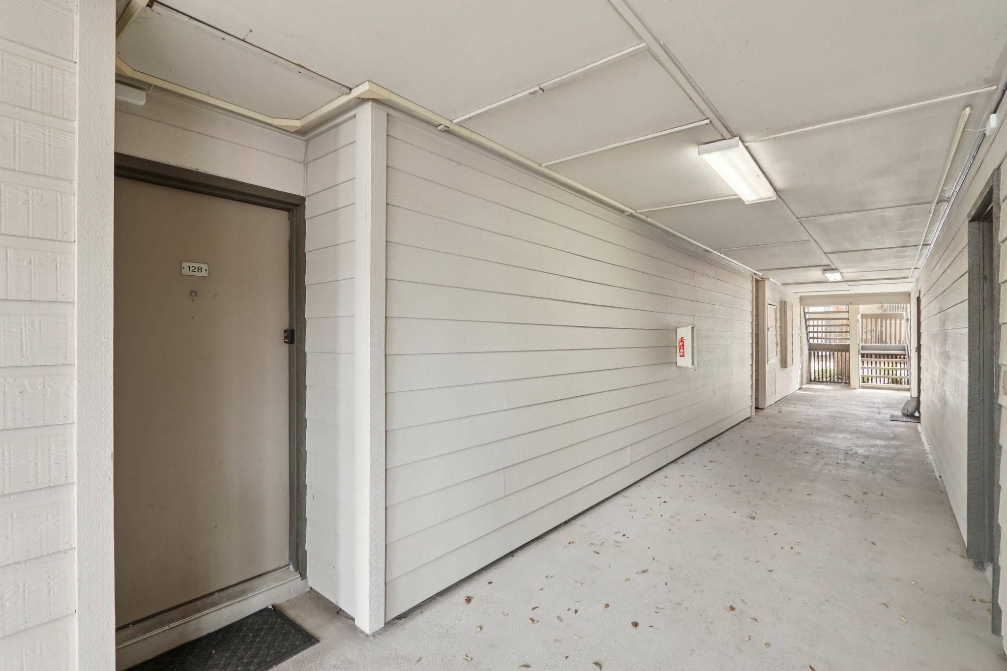 Property photo 04 of 4859 Cedar Springs Road UNIT 128, Dallas, TX 75219 | MLS #21196540
