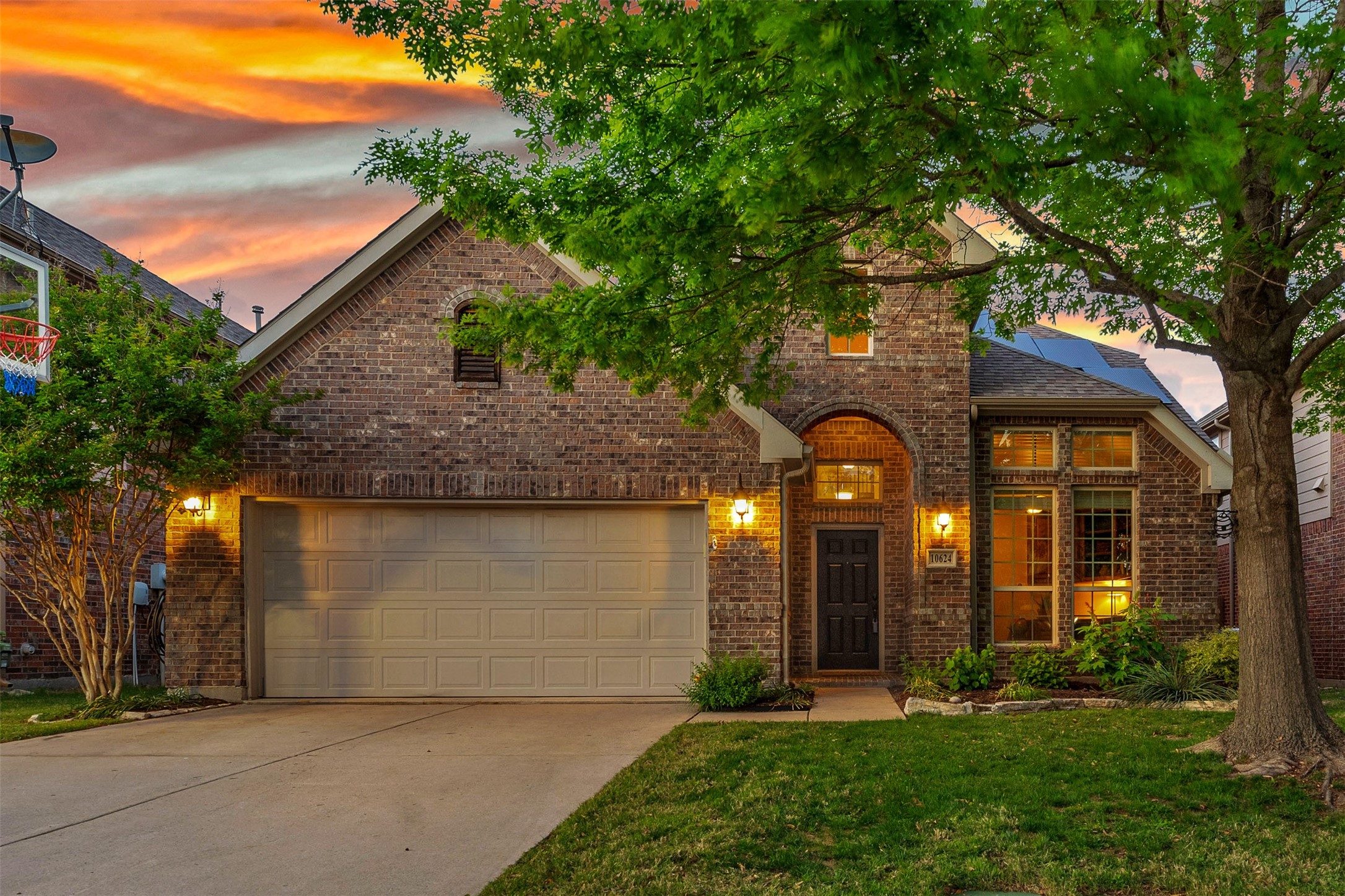 Property photo 01 of 10624 Leesa Drive, Mckinney, TX 75072 | MLS #21196658