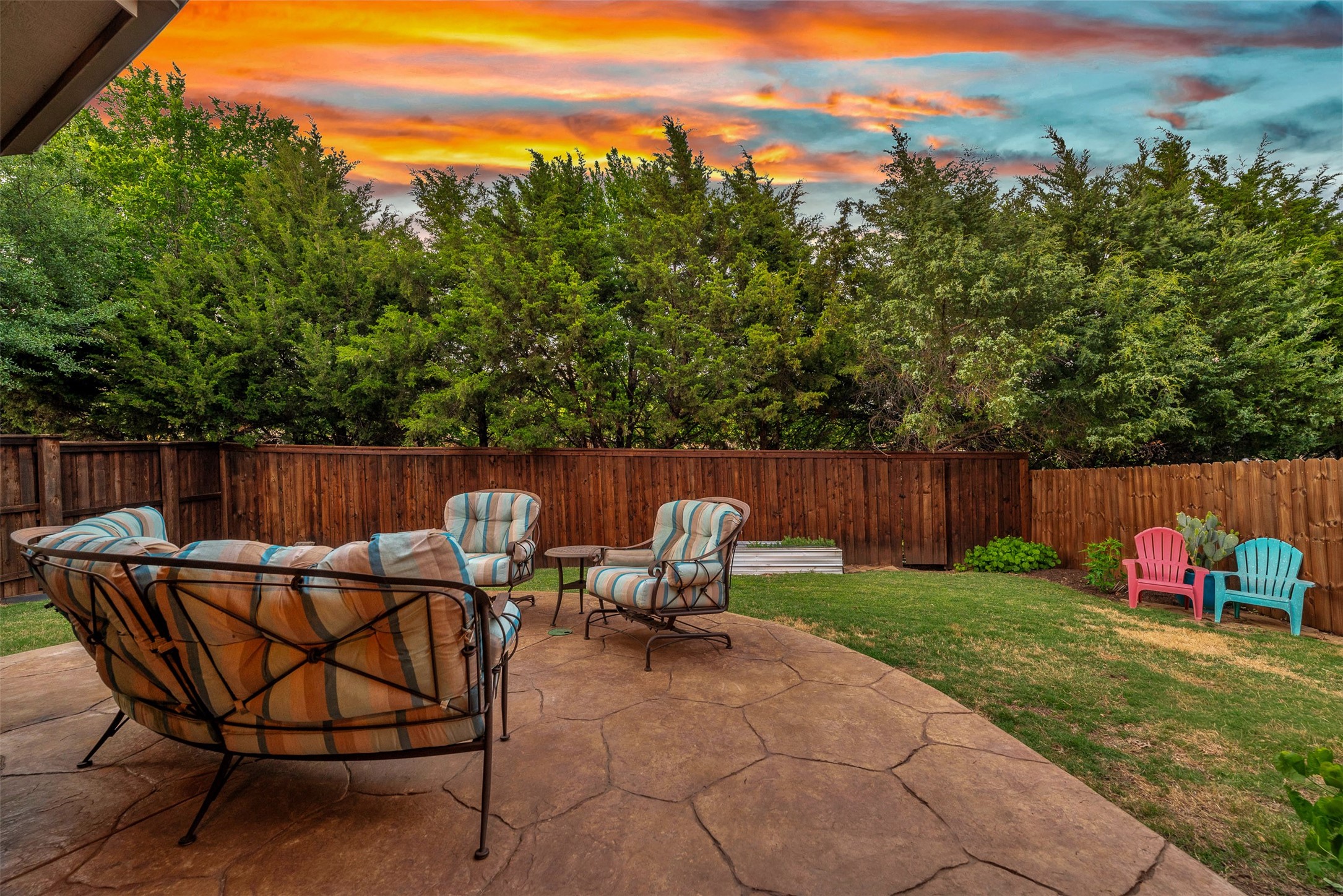 Property photo 02 of 10624 Leesa Drive, Mckinney, TX 75072 | MLS #21196658
