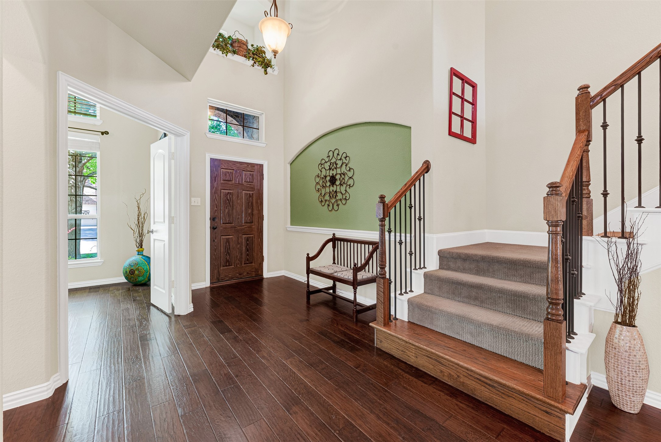 Property photo 04 of 10624 Leesa Drive, Mckinney, TX 75072 | MLS #21196658