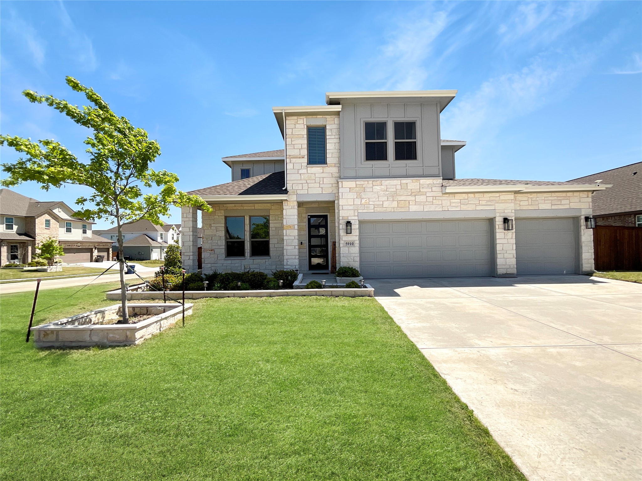 Property photo 01 of 5910 Enclave Drive, Sachse, TX 75048 | MLS #21196733