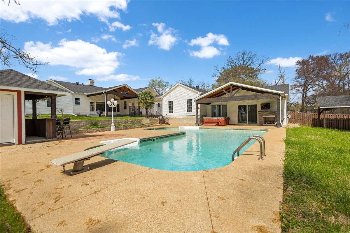 1609 Old Nacogdoches Road, Henderson, TX, 75654