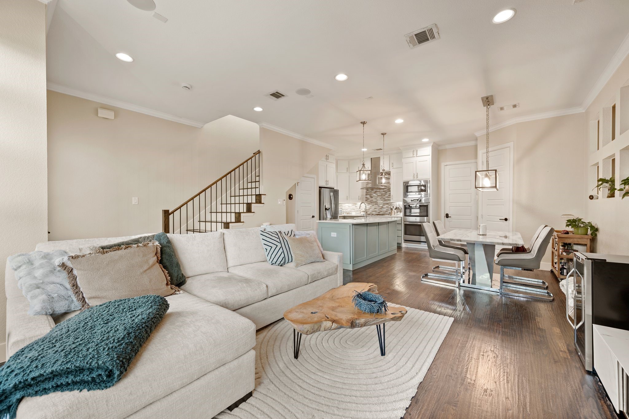 8254 Laflin Lane, Dallas, TX, 75231