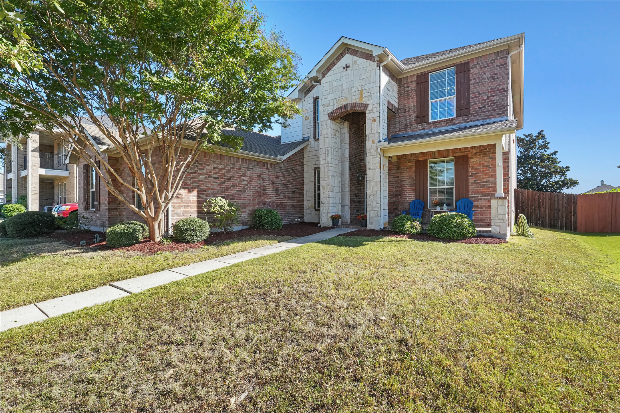 Property photo 02 of 704 Beau Drive, Wylie, TX 75098 | MLS #21196996