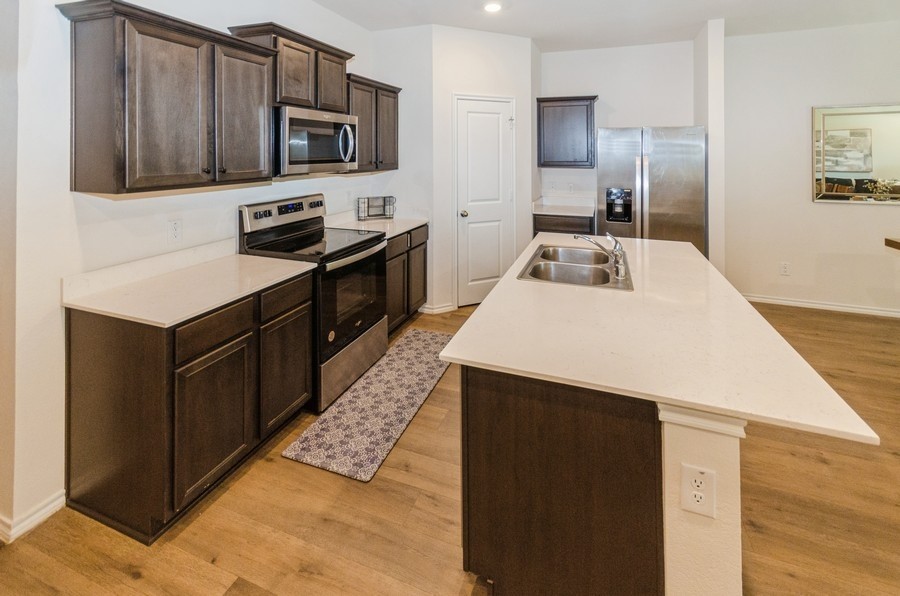 822 Amelia Court, Pilot Point, TX, 76258