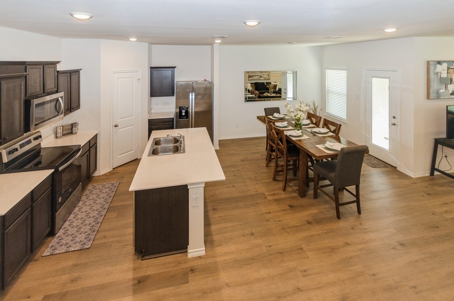 822 Amelia Court, Pilot Point, TX, 76258