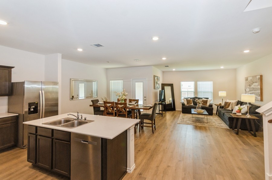 822 Amelia Court, Pilot Point, TX, 76258