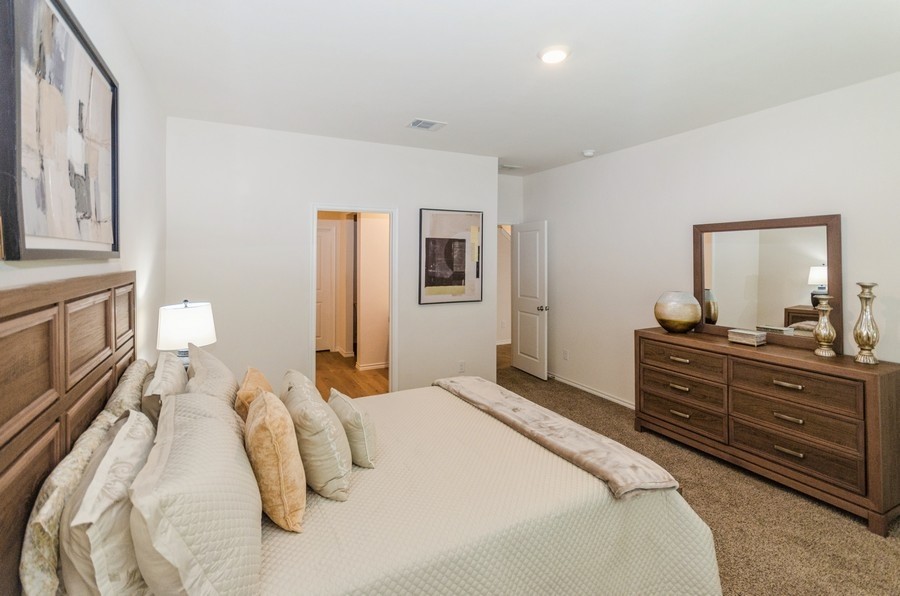 822 Amelia Court, Pilot Point, TX, 76258