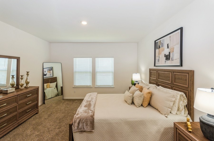 822 Amelia Court, Pilot Point, TX, 76258