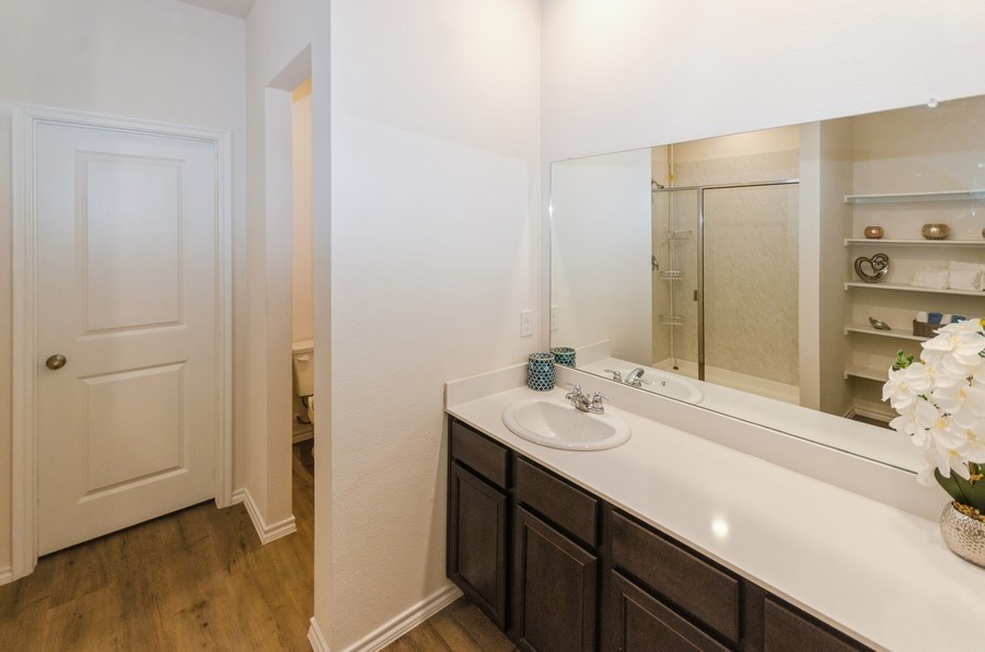 822 Amelia Court, Pilot Point, TX, 76258