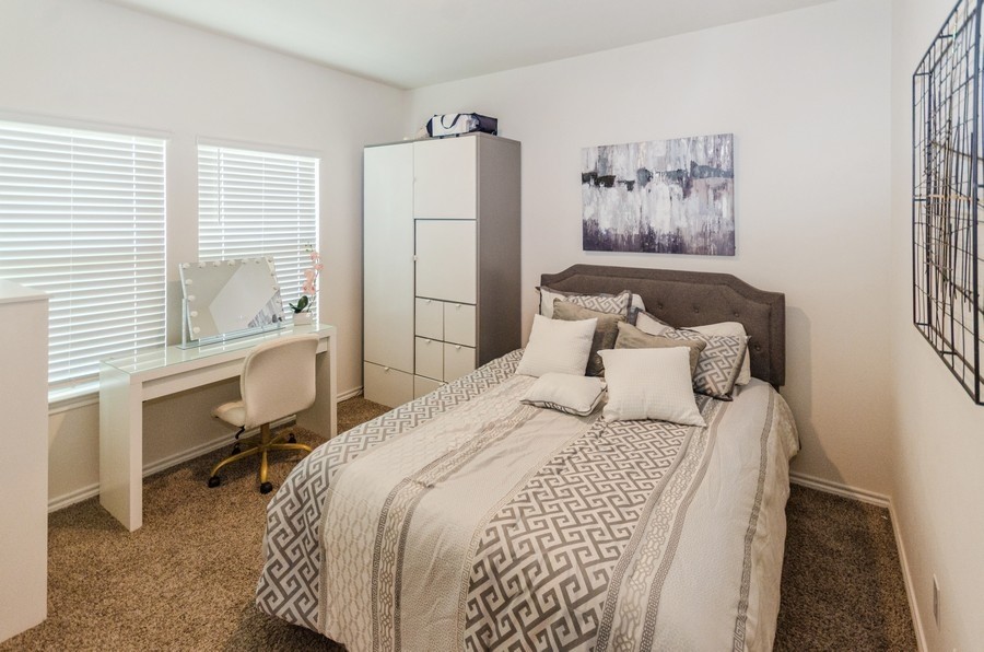 822 Amelia Court, Pilot Point, TX, 76258