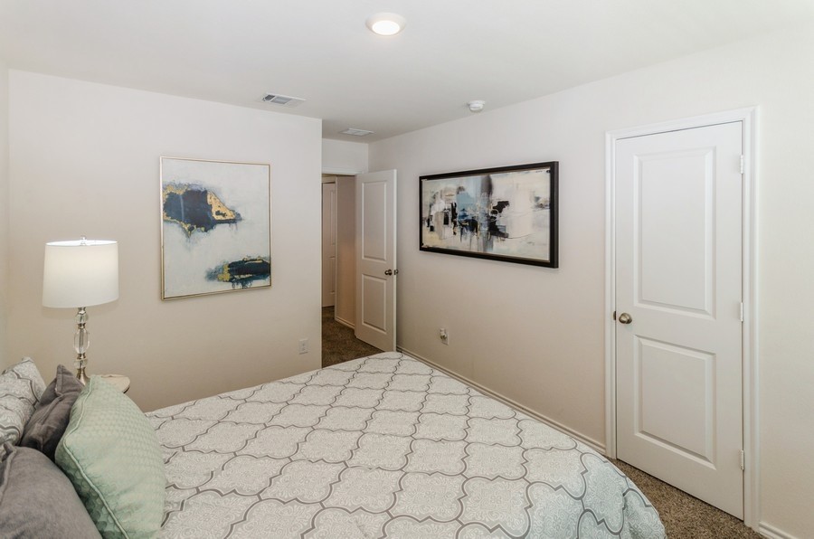 822 Amelia Court, Pilot Point, TX, 76258