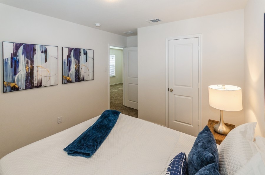 822 Amelia Court, Pilot Point, TX, 76258