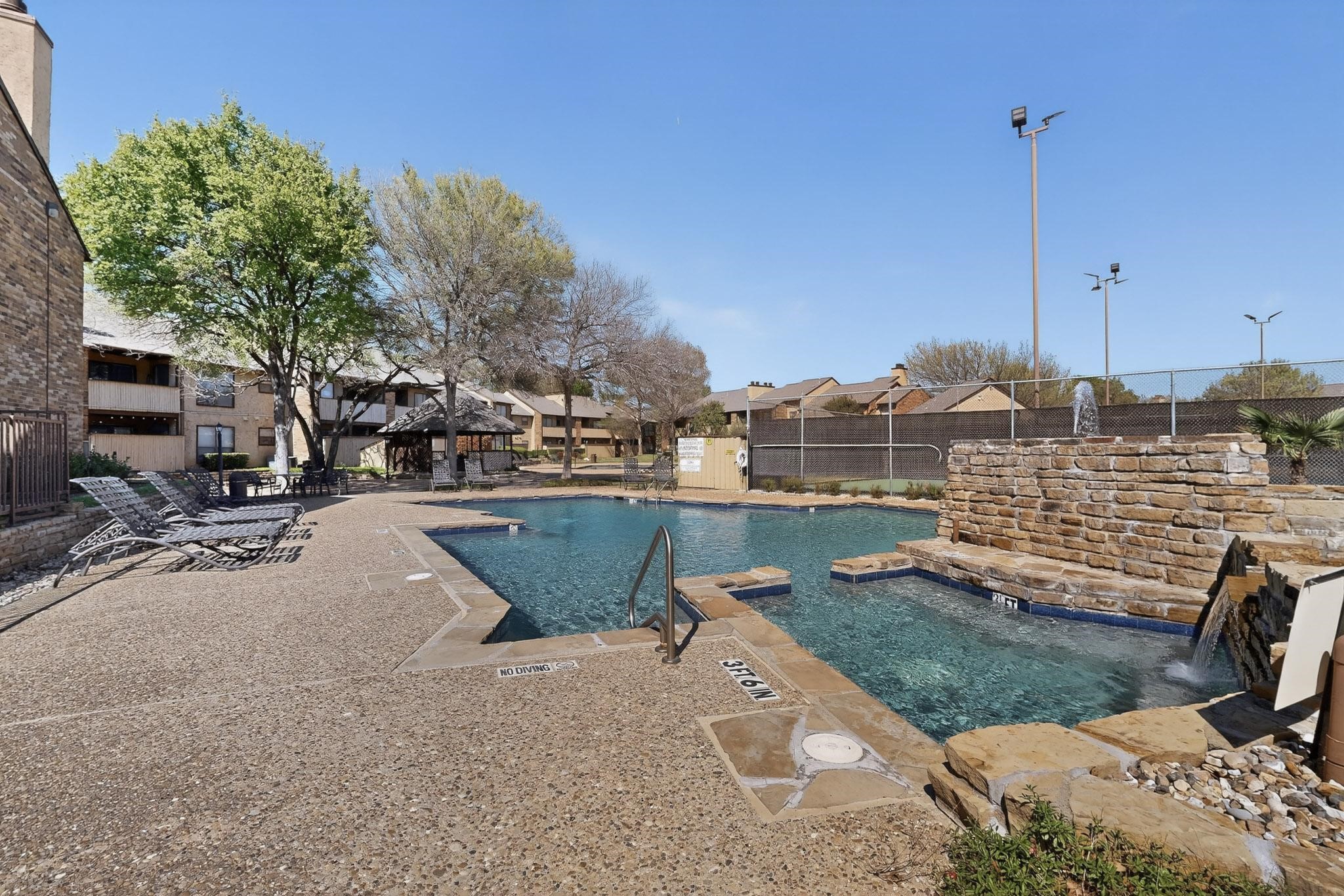 Property photo 02 of 2106 Rainbow Drive UNIT 4212, Arlington, TX 76011 | MLS #21197129