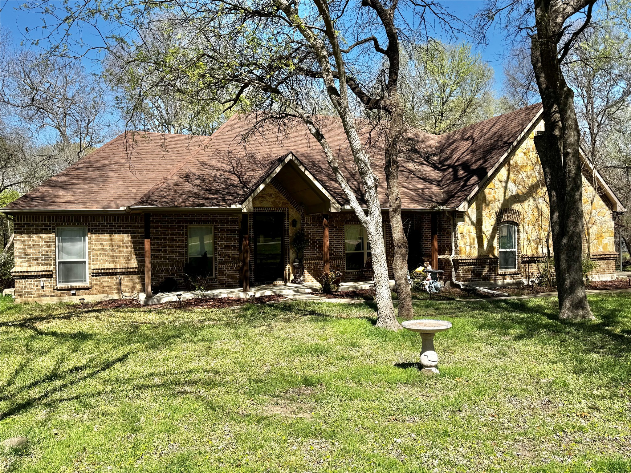 Property photo 03 of 121 Rey Del Mar Circle, Weatherford, TX 76085 | MLS #21197350