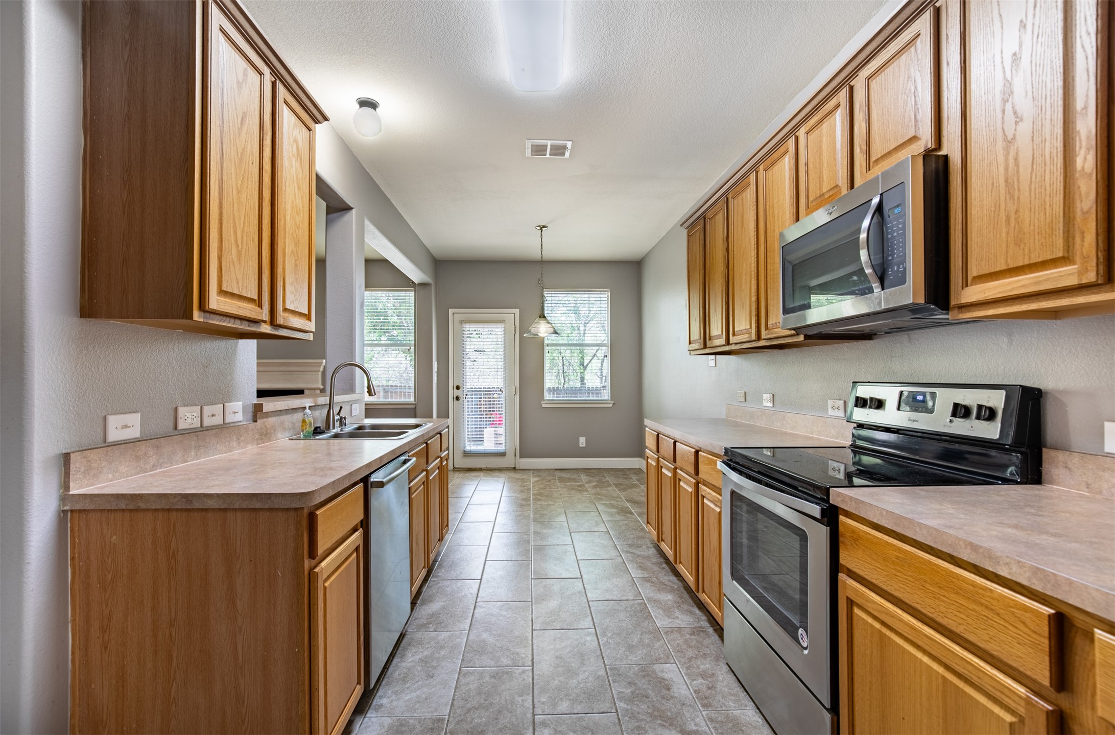 917 Warbler, Aubrey, TX, 76227