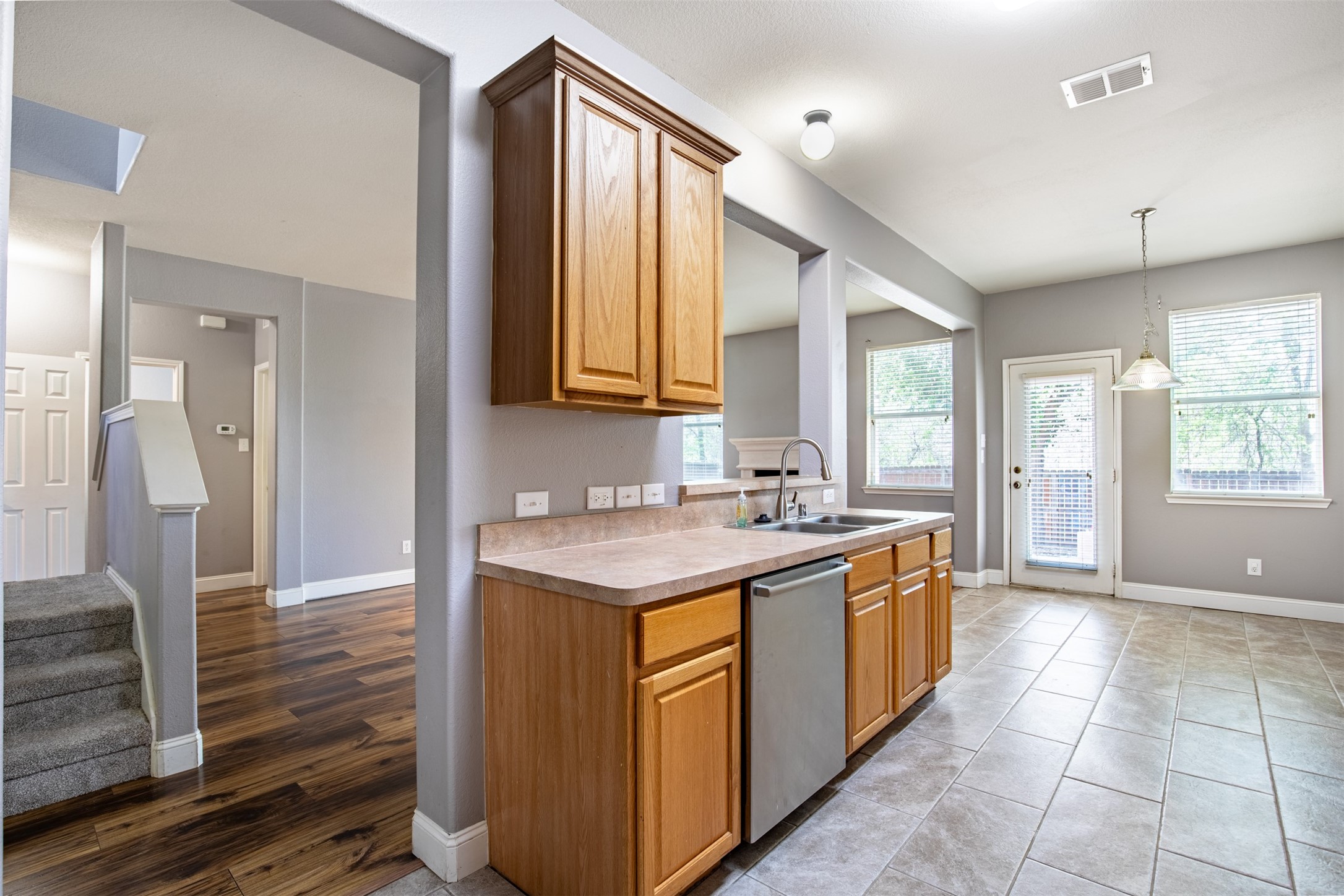 917 Warbler, Aubrey, TX, 76227
