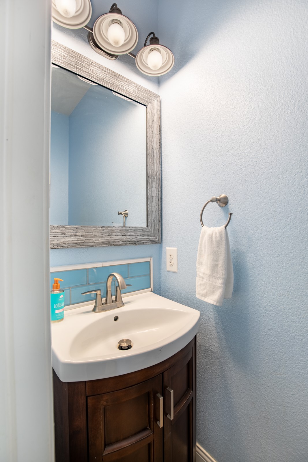 917 Warbler, Aubrey, TX, 76227