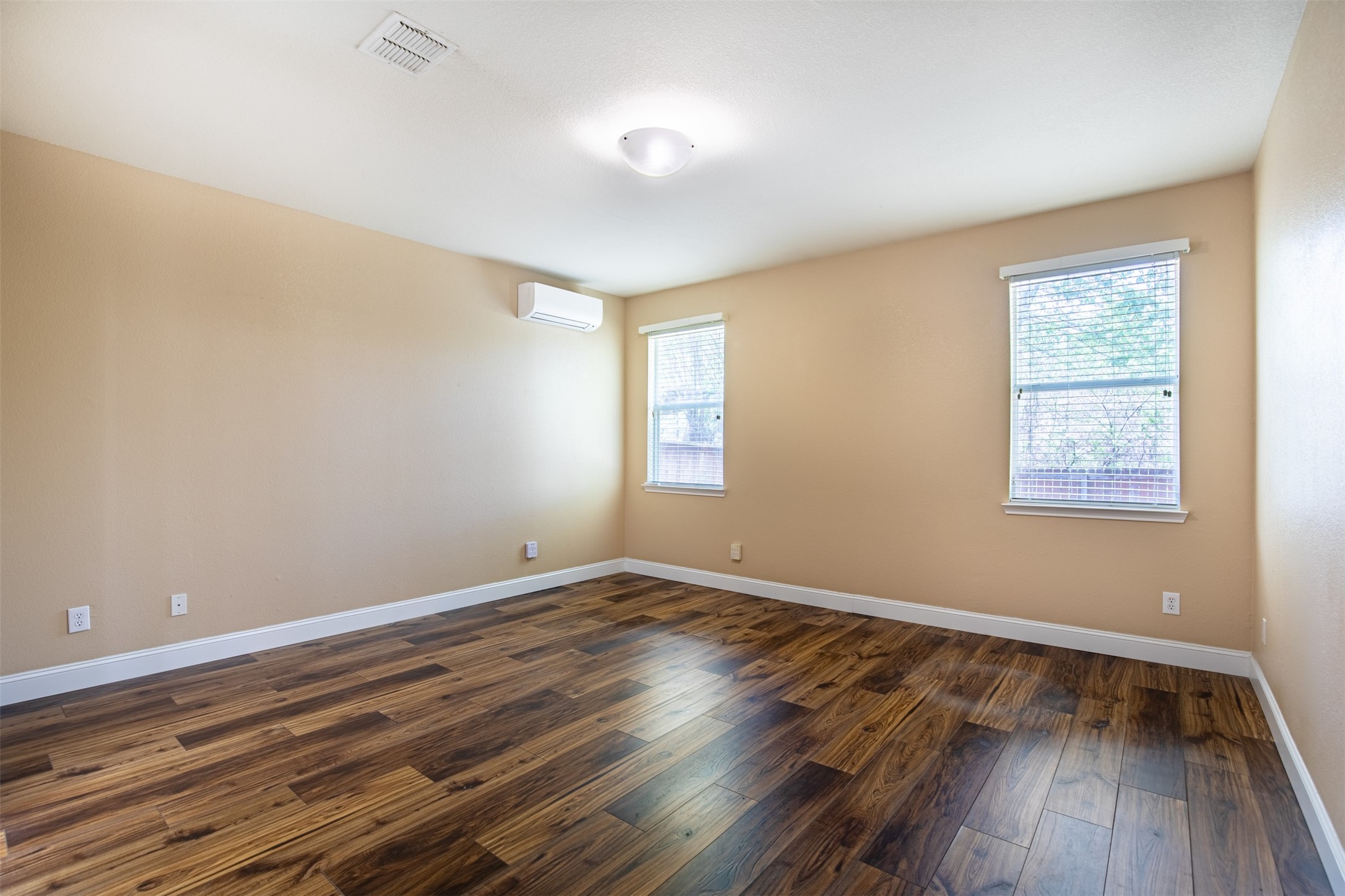 917 Warbler, Aubrey, TX, 76227