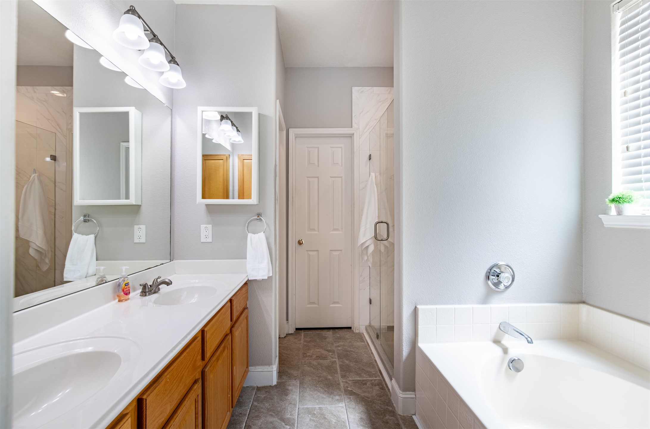 917 Warbler, Aubrey, TX, 76227