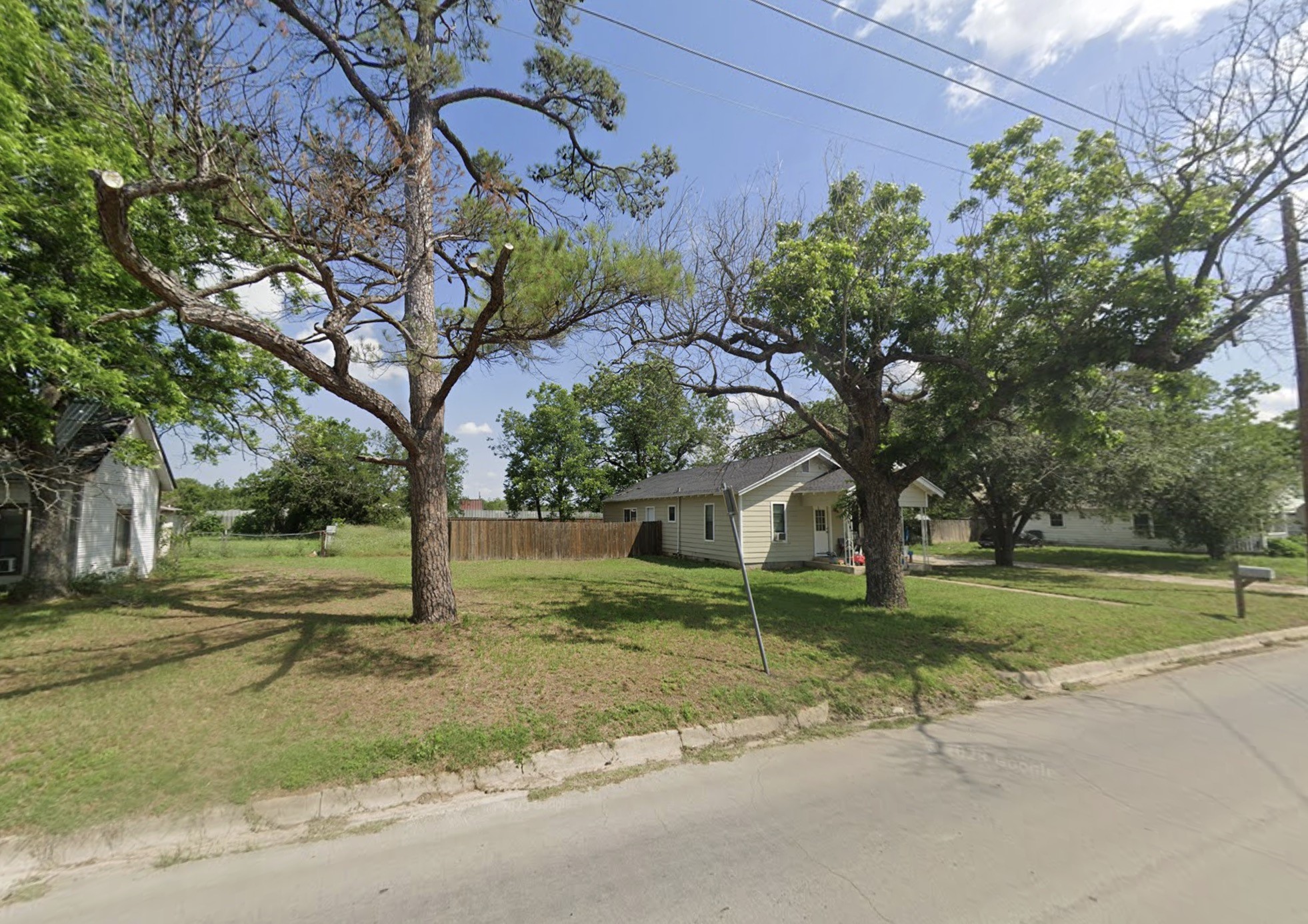329 W Frey, Stephenville, TX, 76401