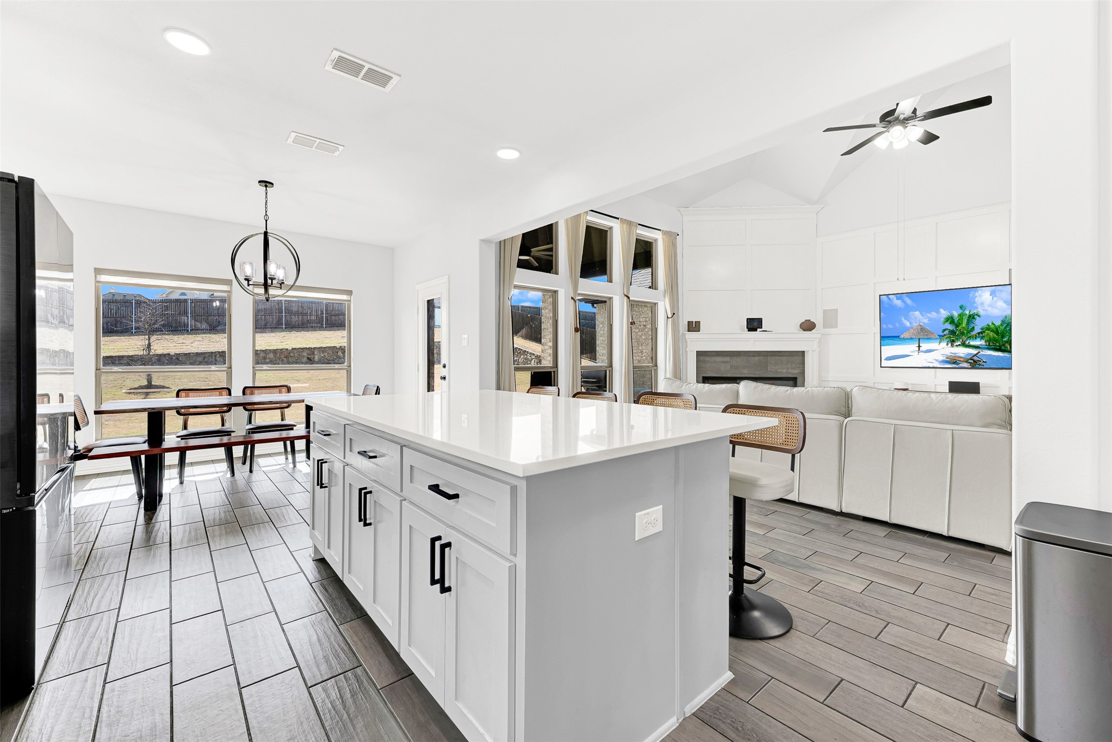 Property photo 03 of 4406 Estuary Circle, Garland, TX 75043 | MLS #21197761