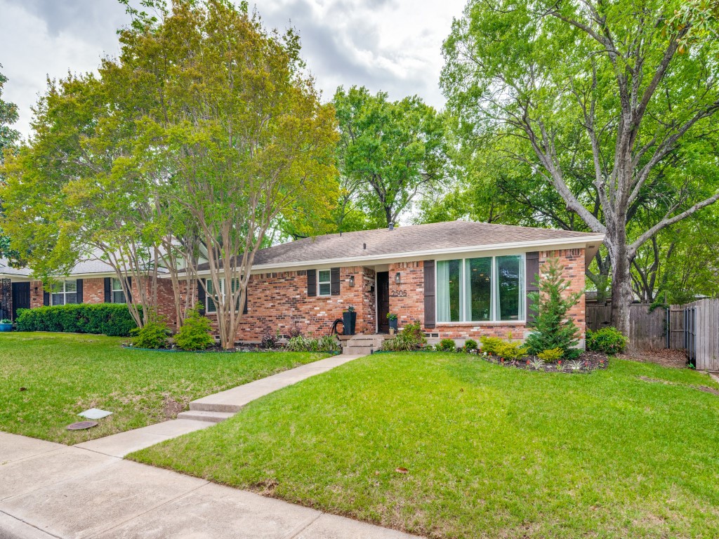 2505 Fenestra Drive, Dallas, TX, 75228