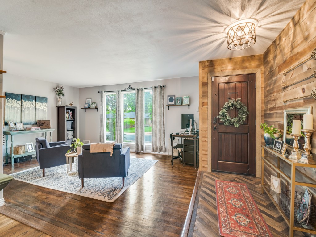 2505 Fenestra Drive, Dallas, TX, 75228