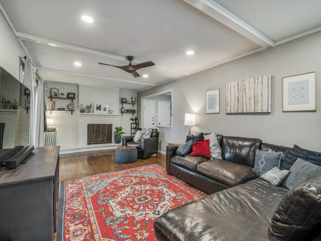 2505 Fenestra Drive, Dallas, TX, 75228