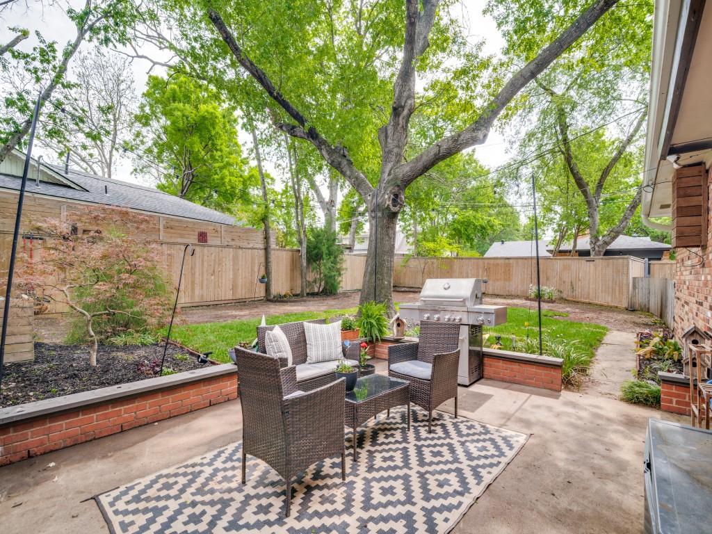 2505 Fenestra Drive, Dallas, TX, 75228