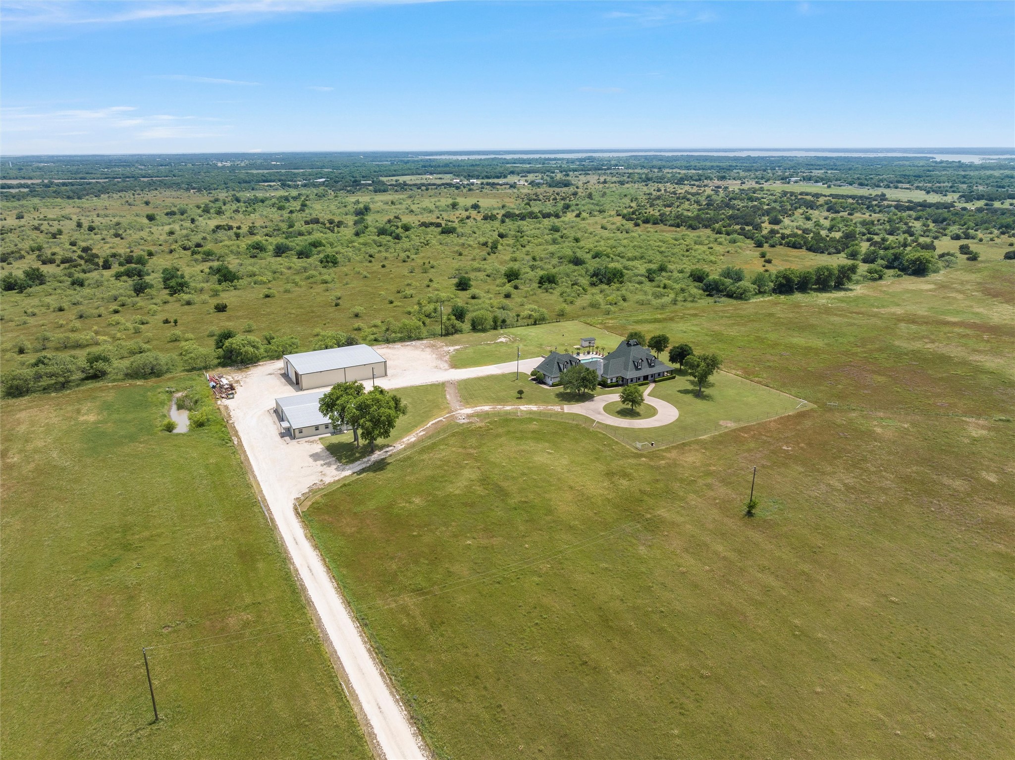 Property photo 03 of 588 HCR 1231, Whitney, TX 76692 | MLS #21197941