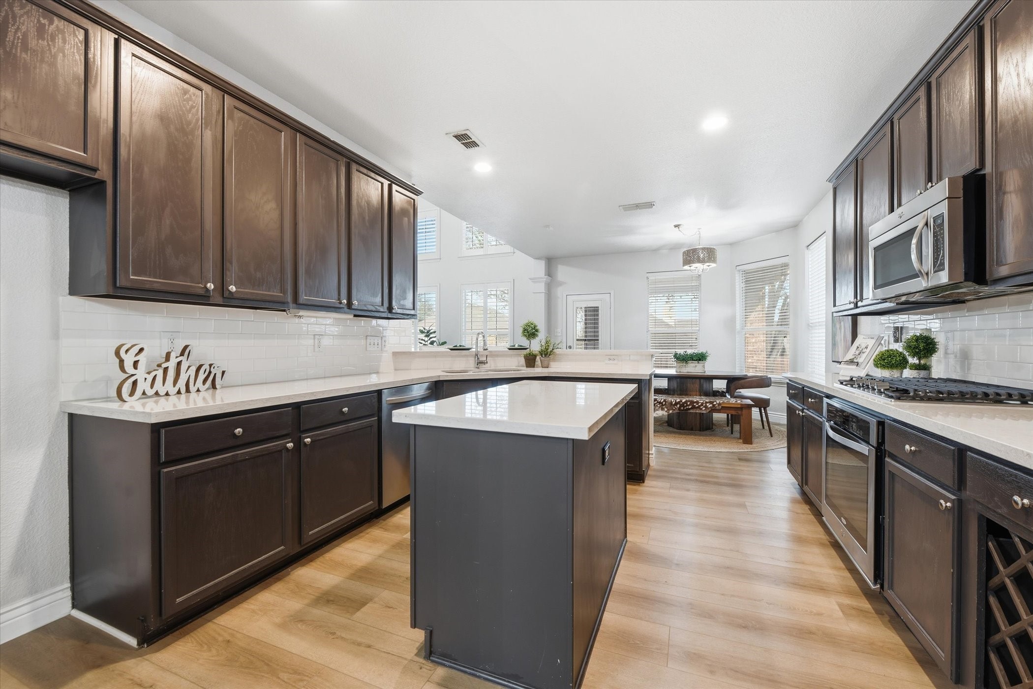 Property photo 04 of 4865 Grinstein Drive Fort, Worth, TX 76244 | MLS #21198256