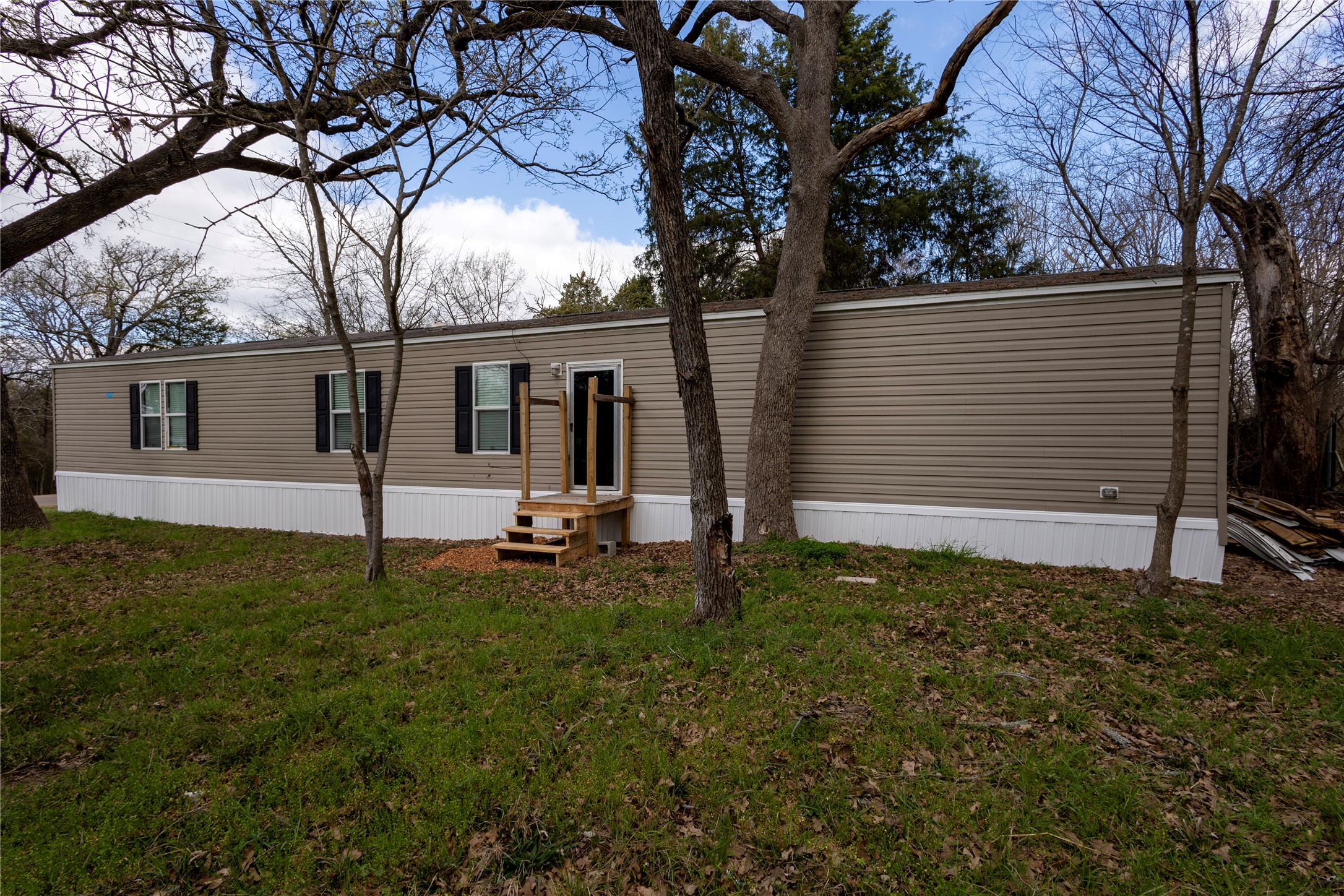 Property photo 03 of 336 N Cherokee Shores Drive, Mabank, TX 75156 | MLS #21198437