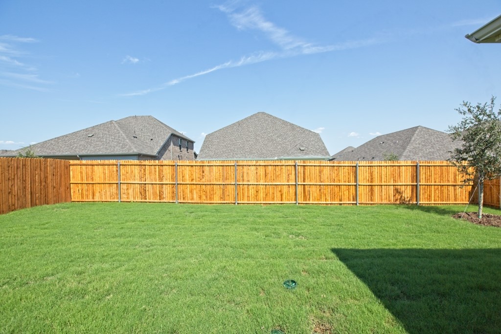 Property photo 04 of 625 Hidden Cove Drive, Princeton, TX 75407 | MLS #21198470