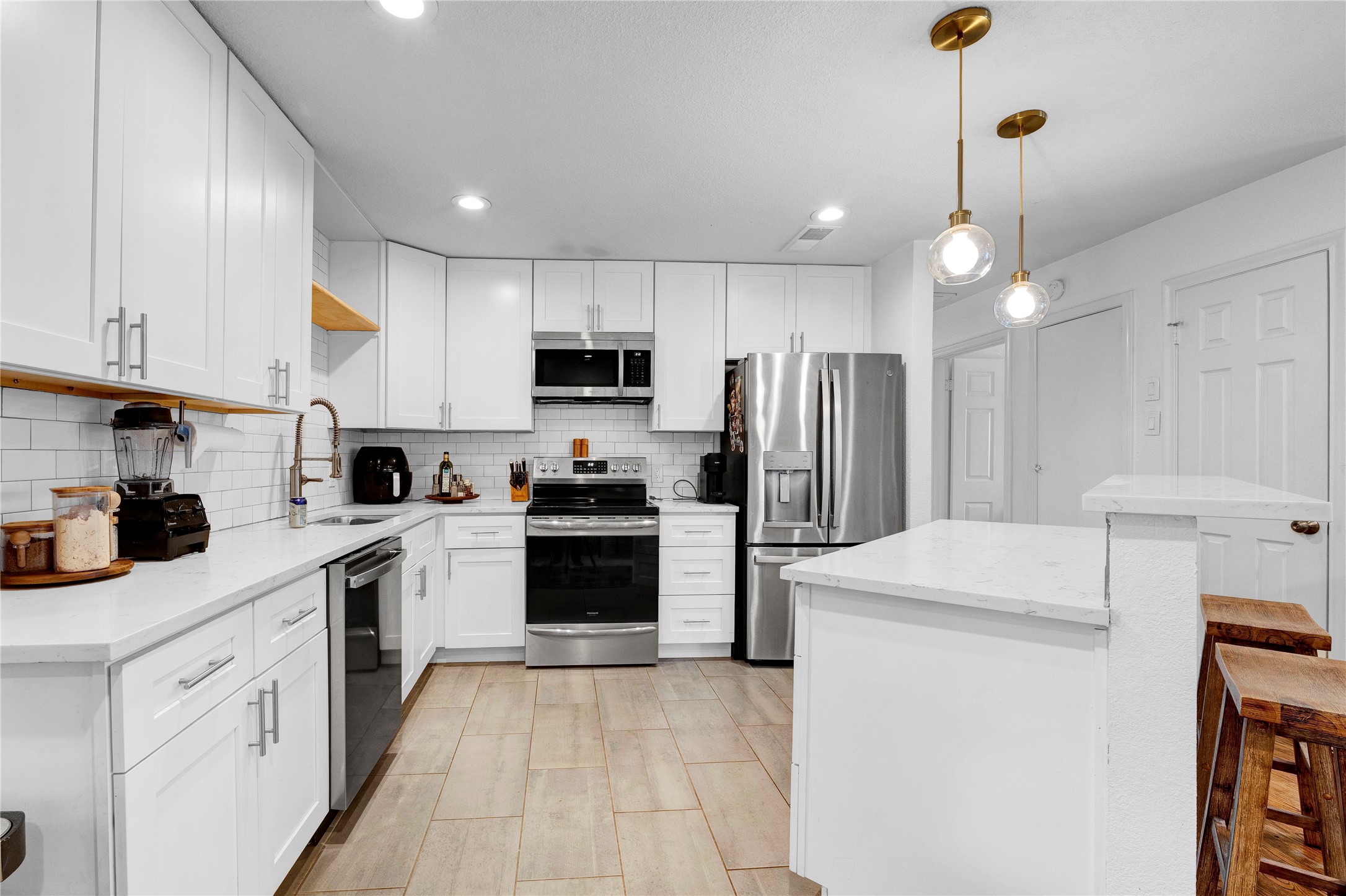 2031 Housley Drive, Dallas, TX, 75228