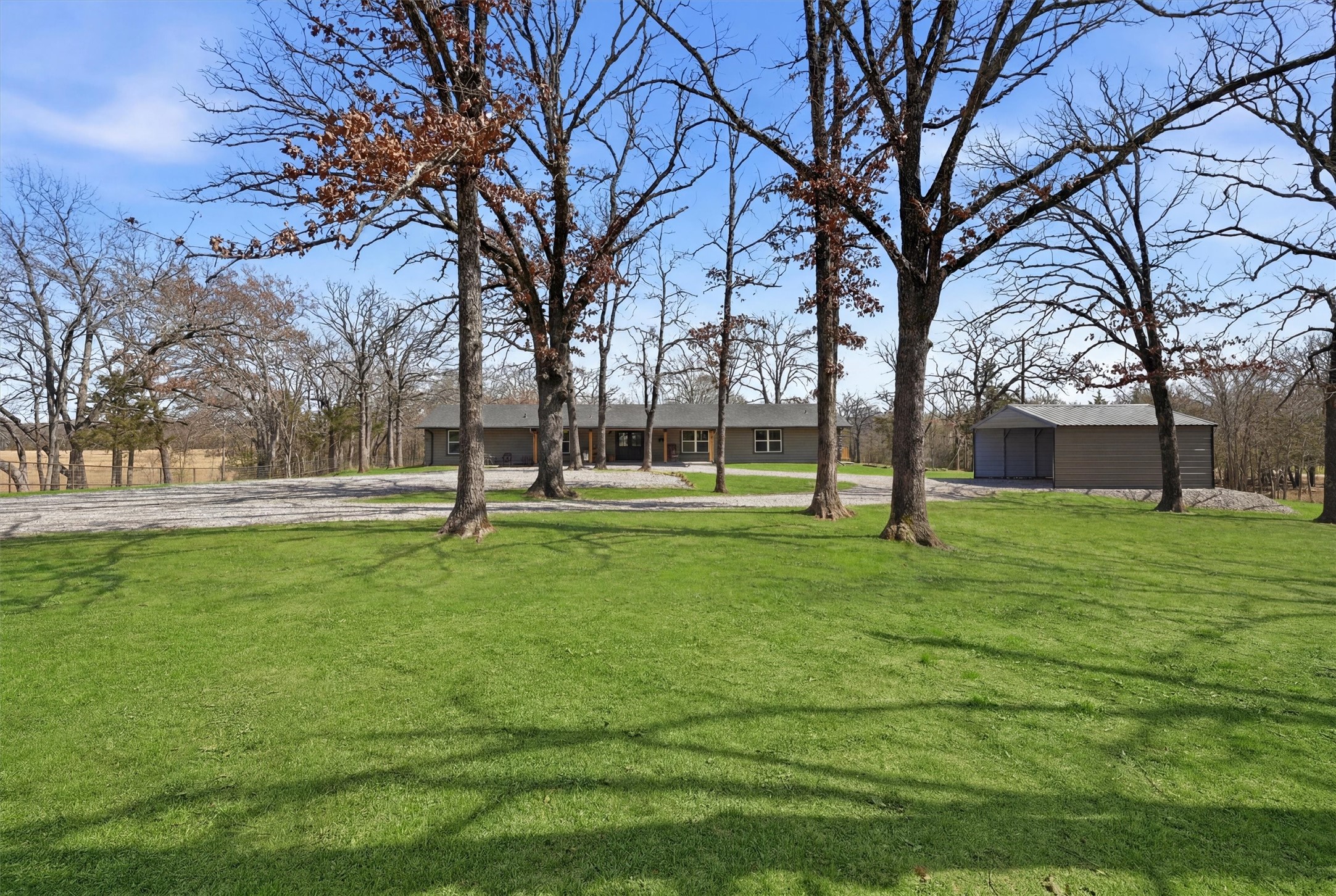 Property photo 02 of 230 Frosty Hollow Road, Denison, TX 75021 | MLS #21198915
