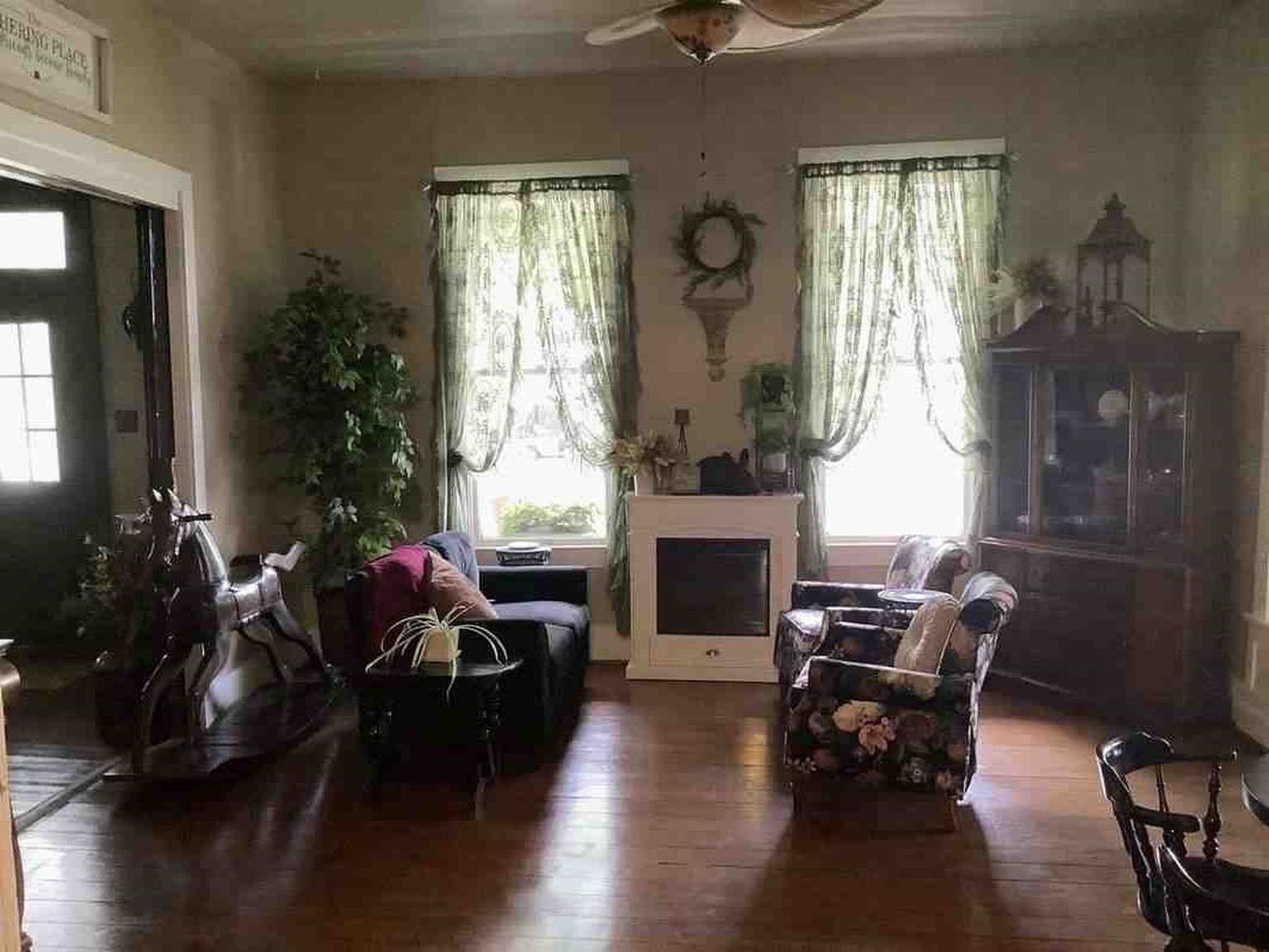 408 S Railroad Avenue, Calvert, TX, 77837