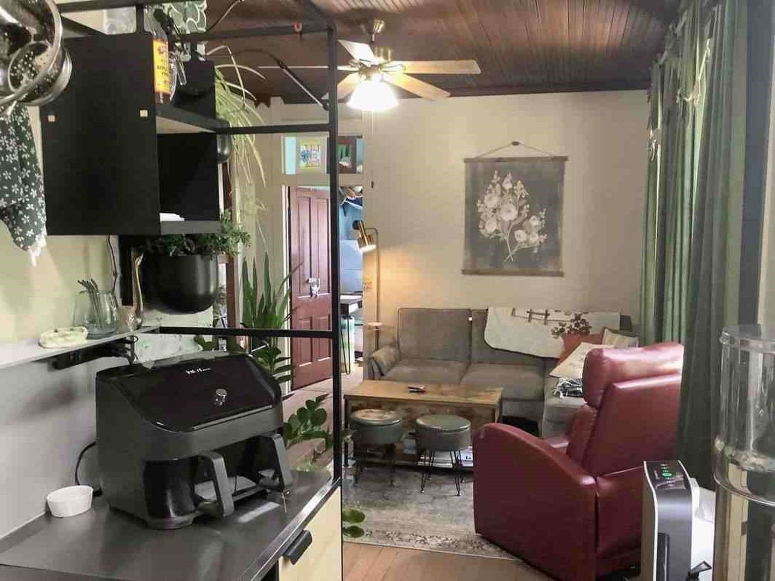 408 S Railroad Avenue, Calvert, TX, 77837