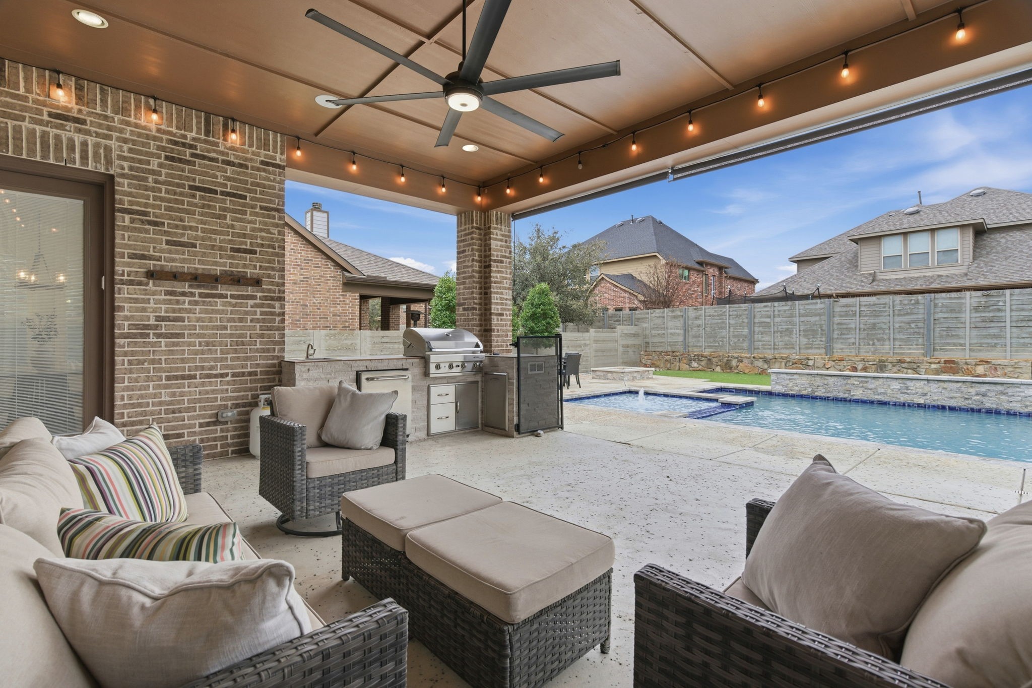 Property photo 01 of 205 Waterside Drive, Argyle, TX 76226 | MLS #21199819